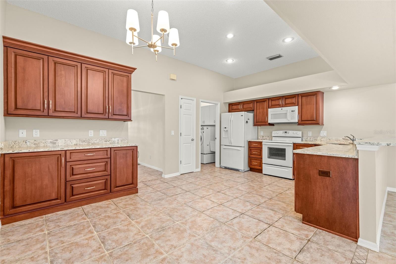 Image 10 of 32 For 3077 Regal Oaks Boulevard