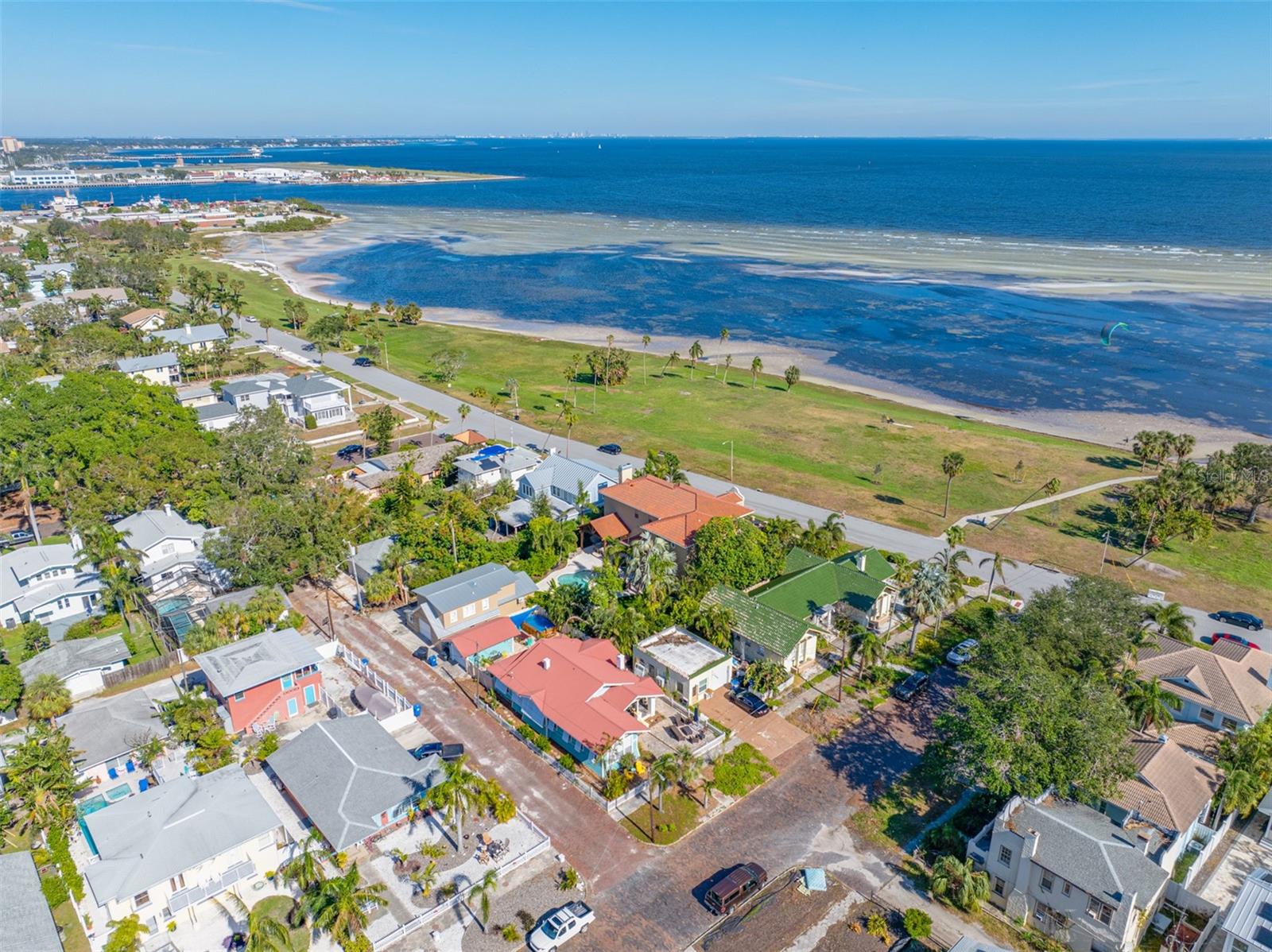 Image 95 of 100 For 1925 Beach Drive Se