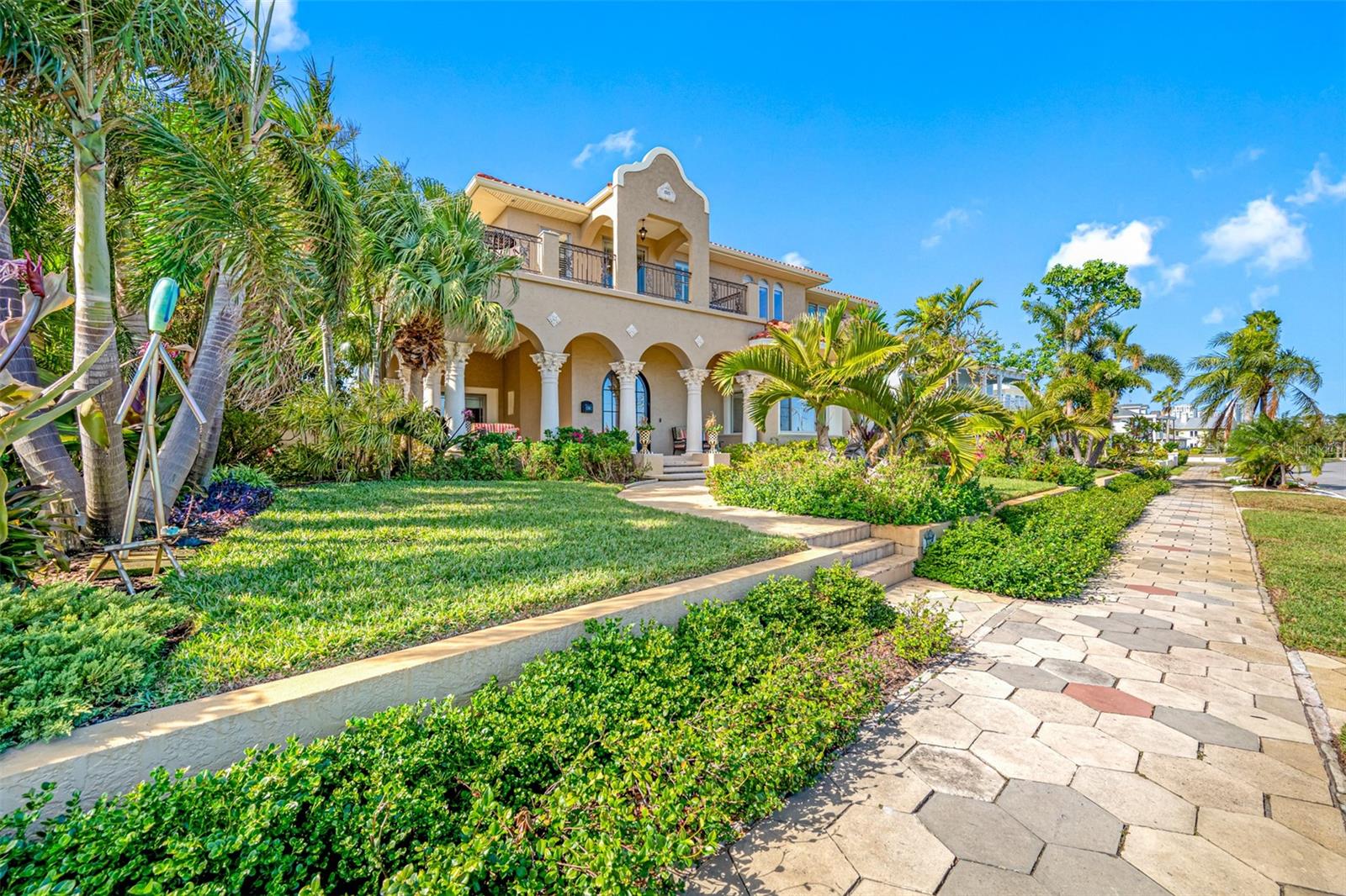 Image 97 of 100 For 1925 Beach Drive Se