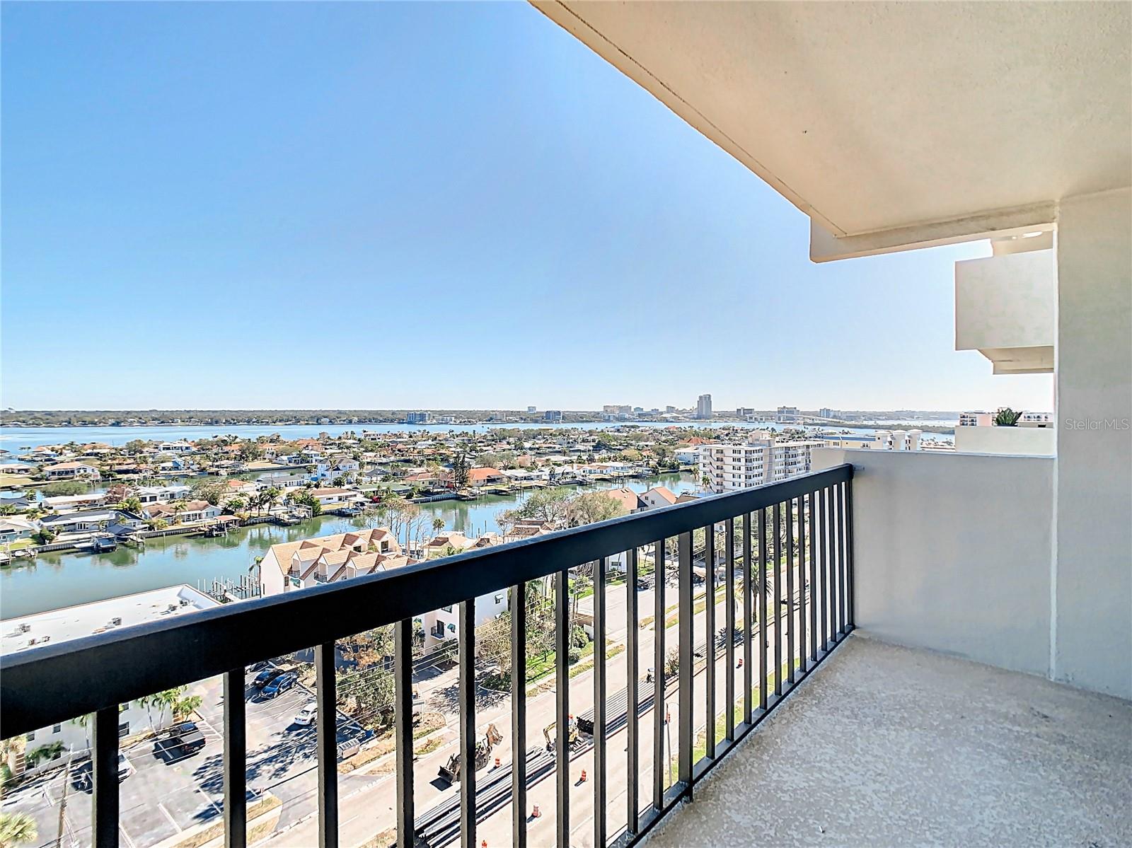 Listing photo id 46 for 400 Island Way 1411