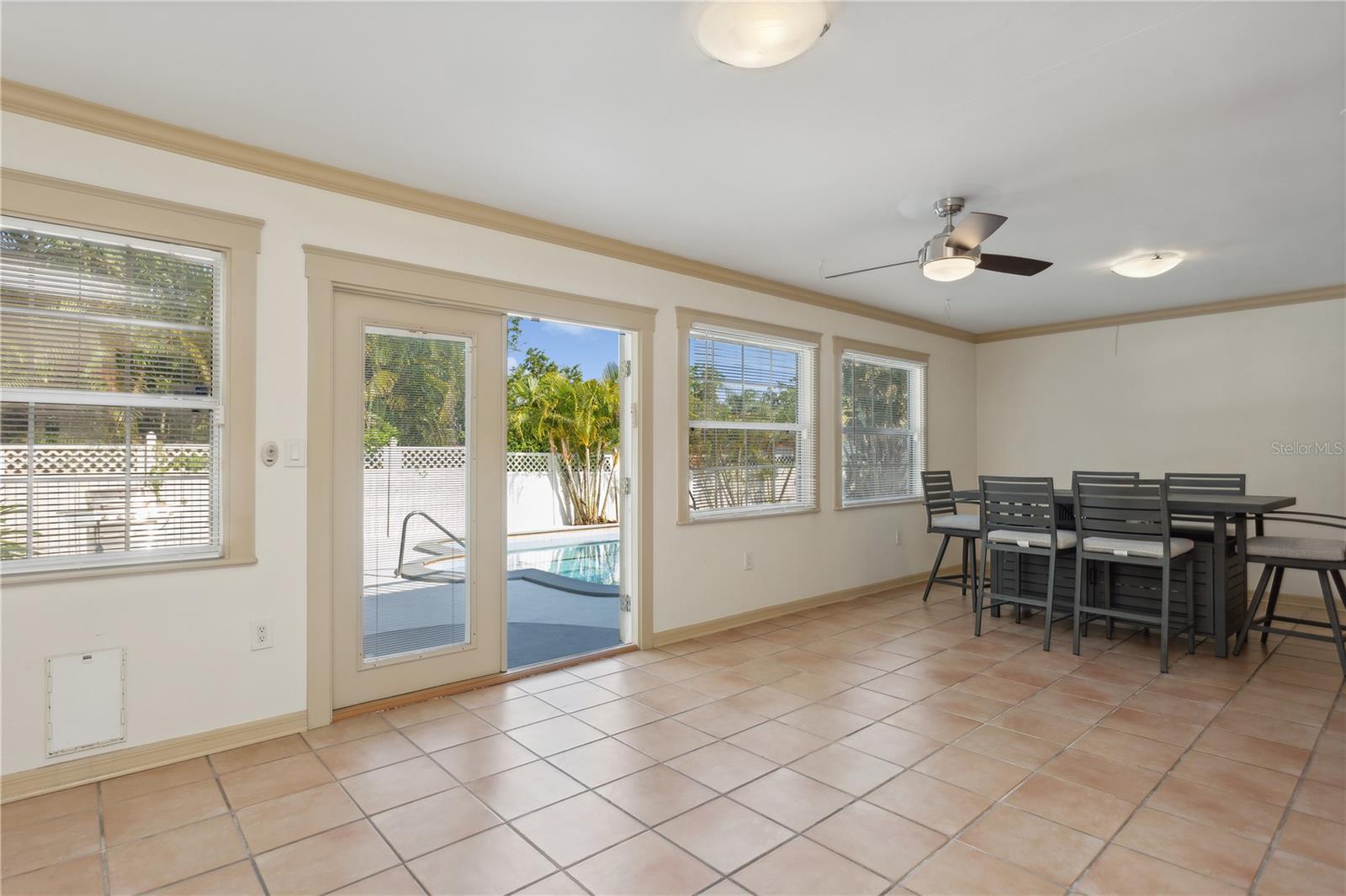 Listing photo id 16 for 14195 Siesta Road