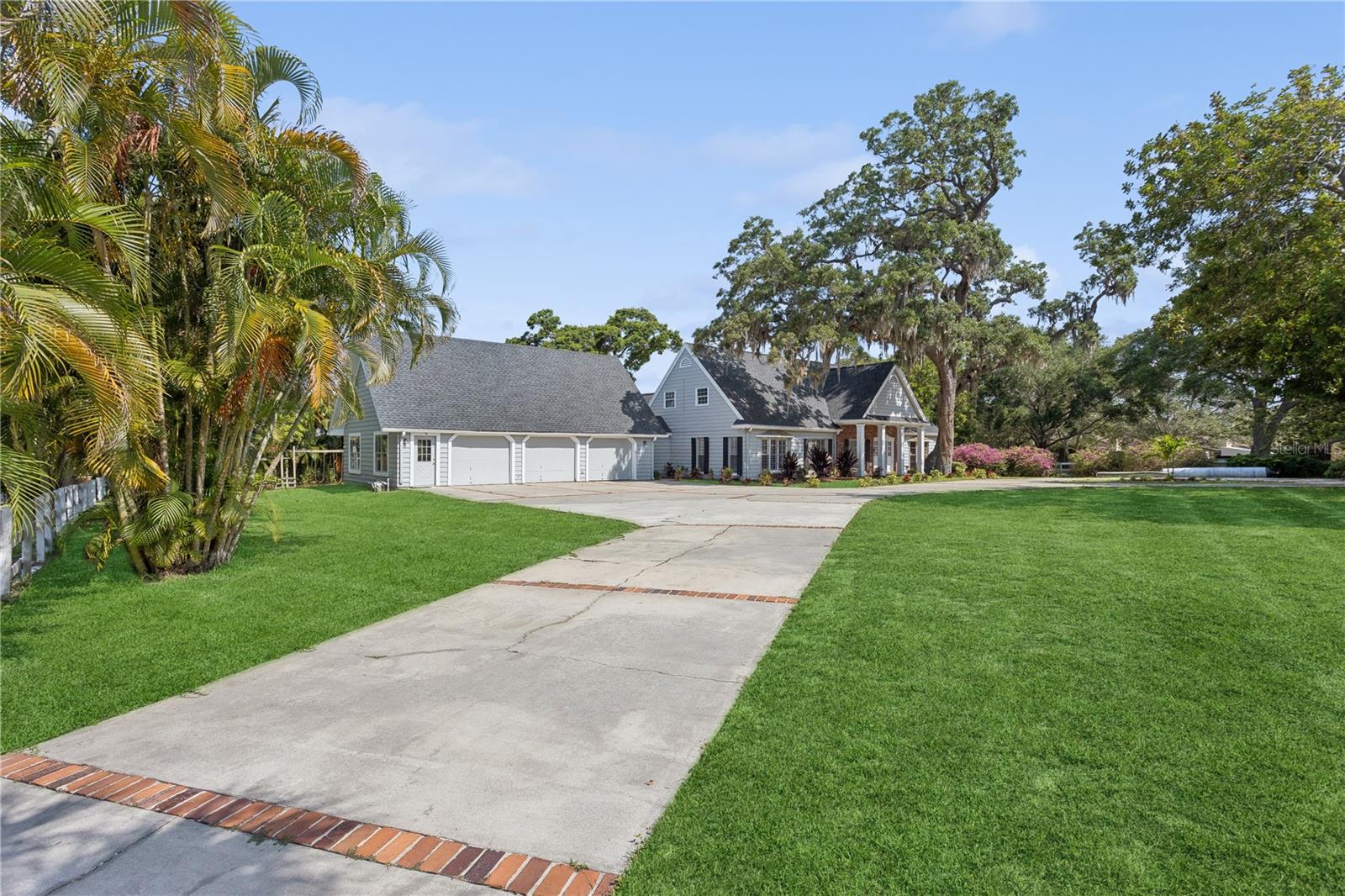 Listing photo id 0 for 14195 Siesta Road