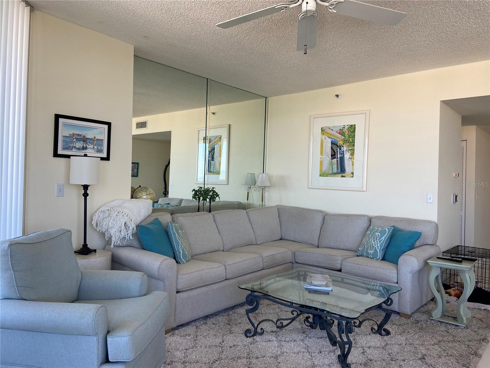 Listing photo id 8 for 1540 Gulf Boulevard 2107