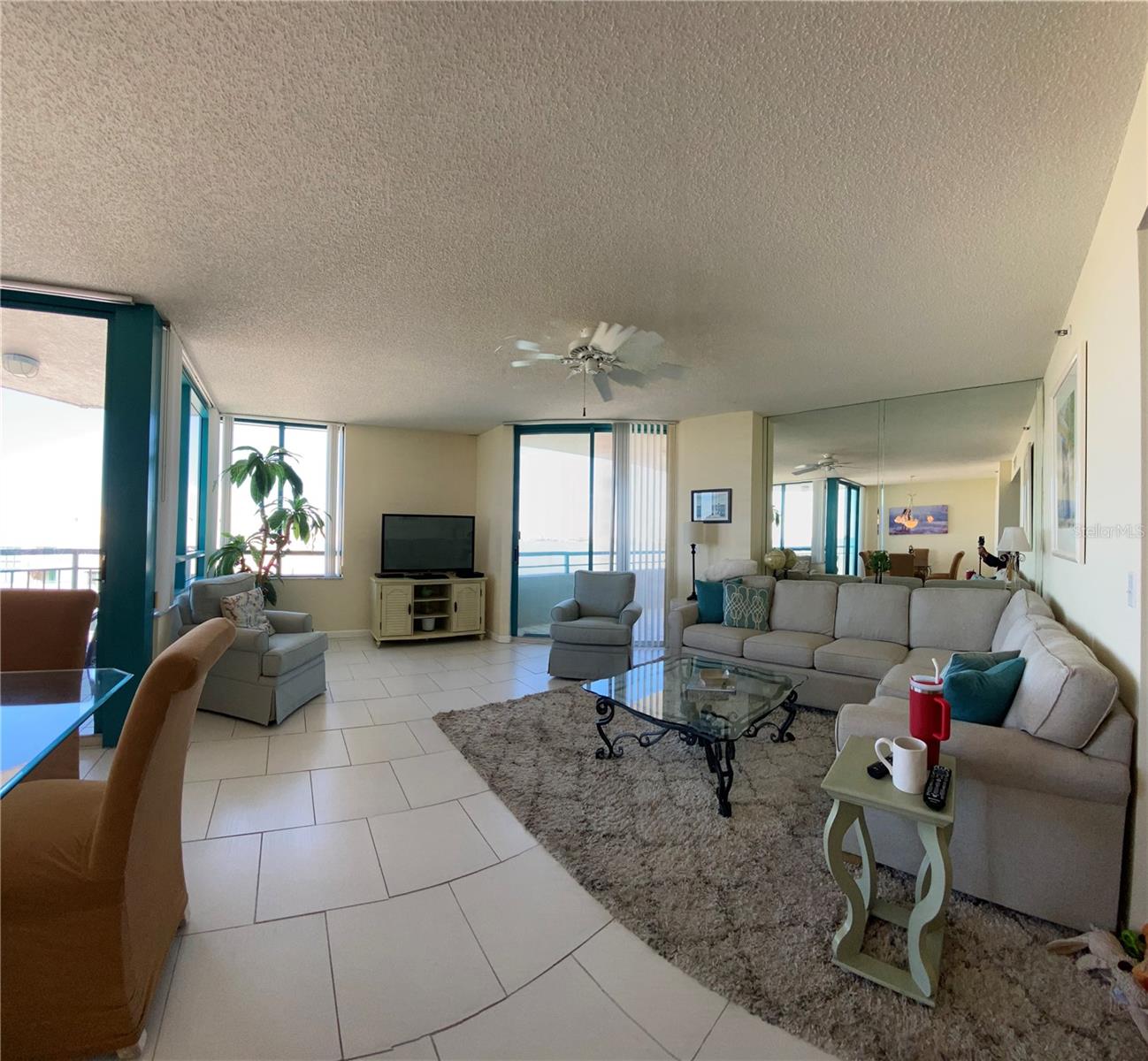 Listing photo id 9 for 1540 Gulf Boulevard 2107