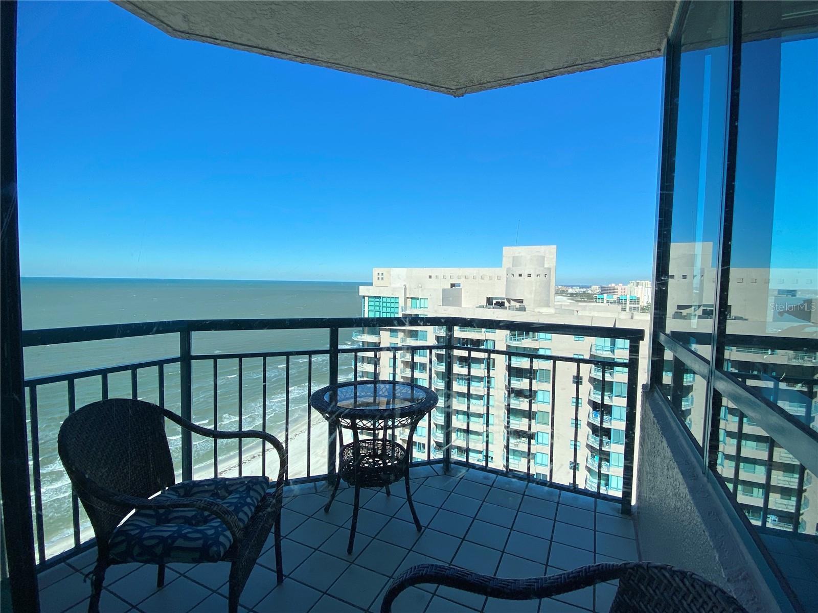 Listing photo id 10 for 1540 Gulf Boulevard 2107