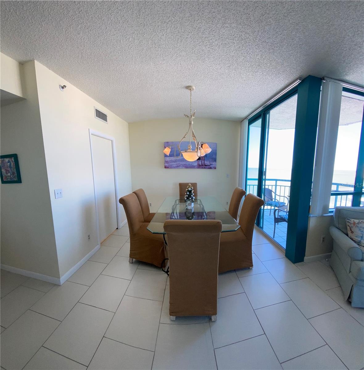 Listing photo id 13 for 1540 Gulf Boulevard 2107