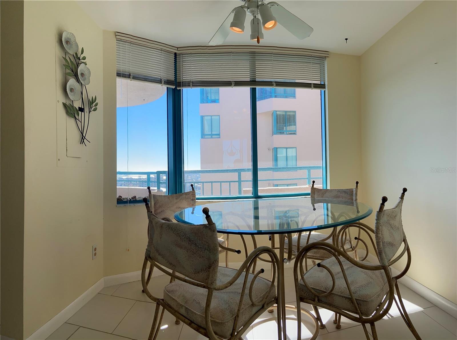 Listing photo id 16 for 1540 Gulf Boulevard 2107