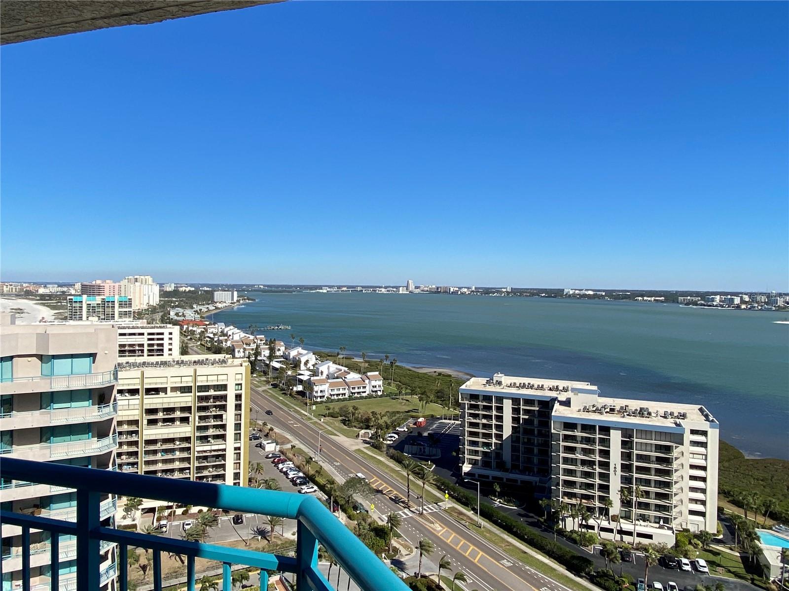 Listing photo id 32 for 1540 Gulf Boulevard 2107