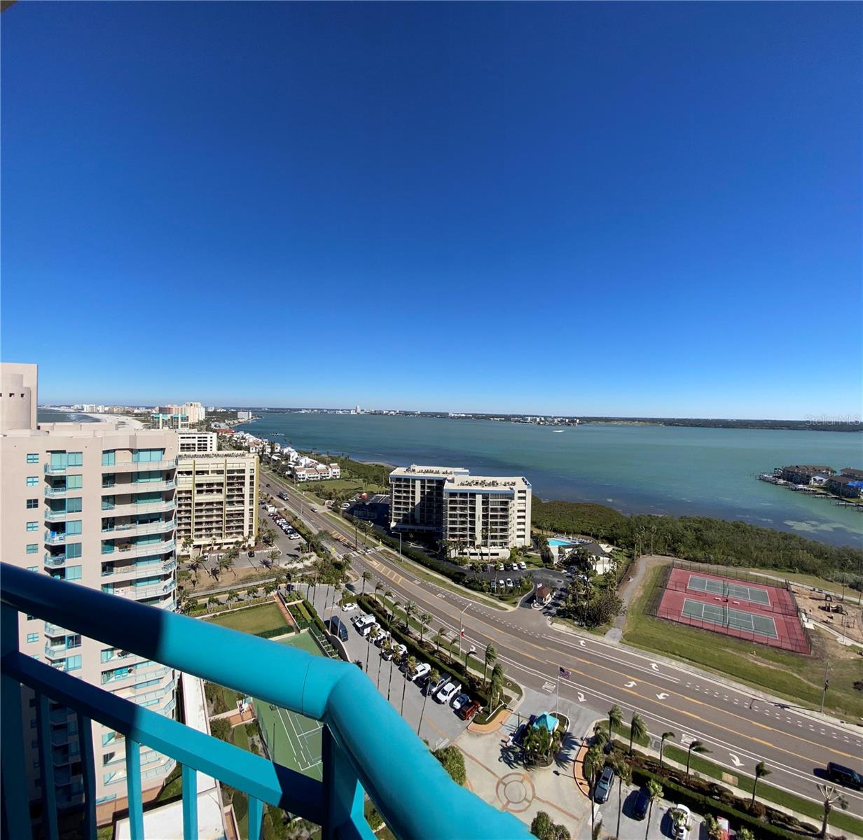 Listing photo id 34 for 1540 Gulf Boulevard 2107