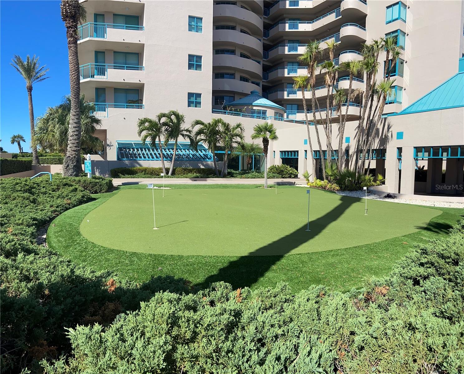 Listing photo id 60 for 1540 Gulf Boulevard 2107