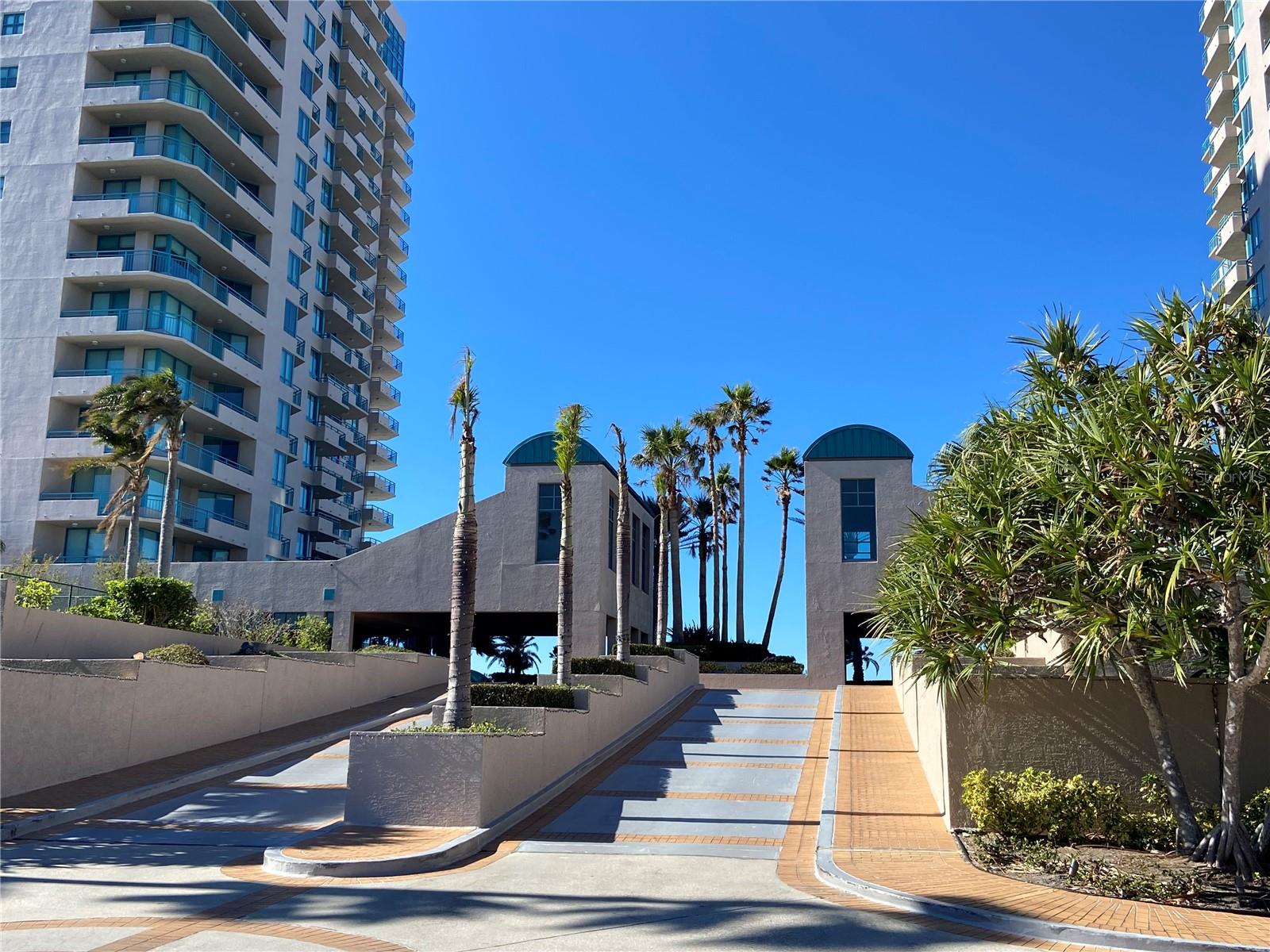 Listing photo id 62 for 1540 Gulf Boulevard 2107