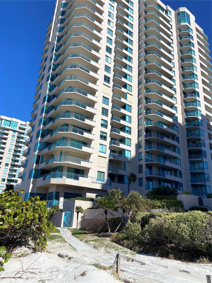 Listing photo id 66 for 1540 Gulf Boulevard 2107