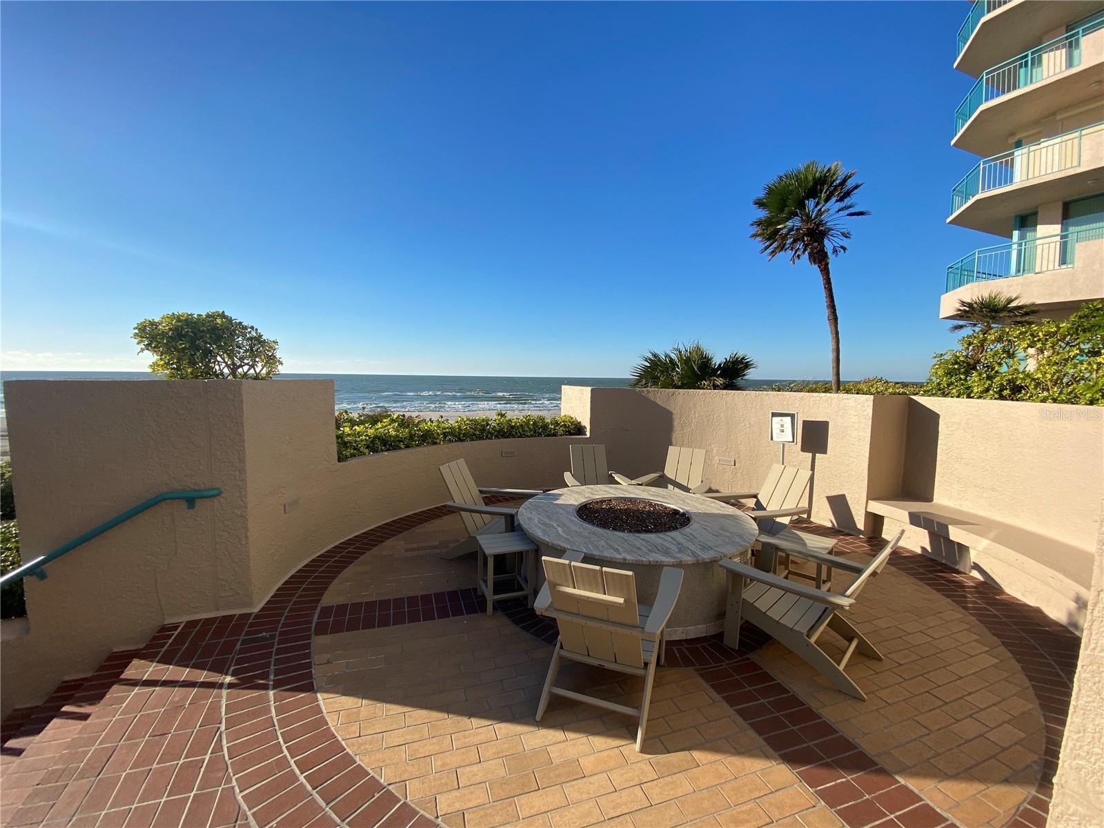 Listing photo id 69 for 1540 Gulf Boulevard 2107