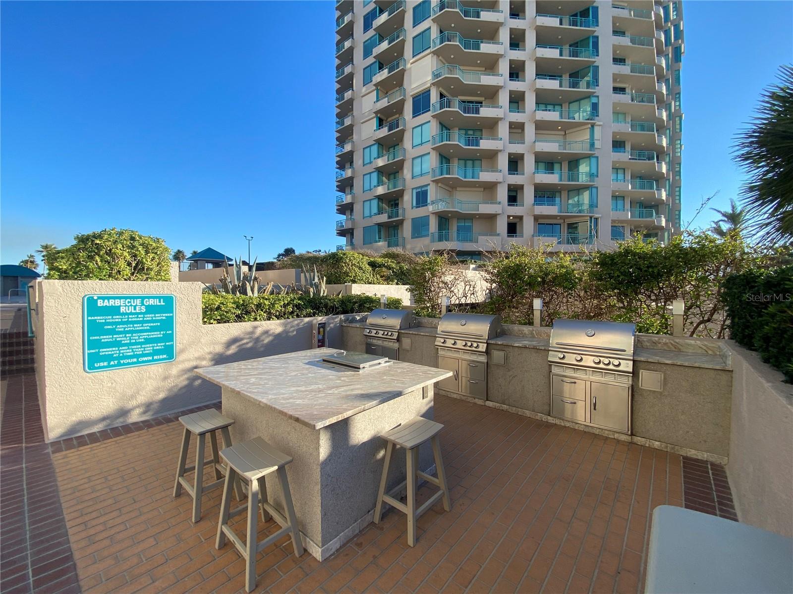 Listing photo id 70 for 1540 Gulf Boulevard 2107