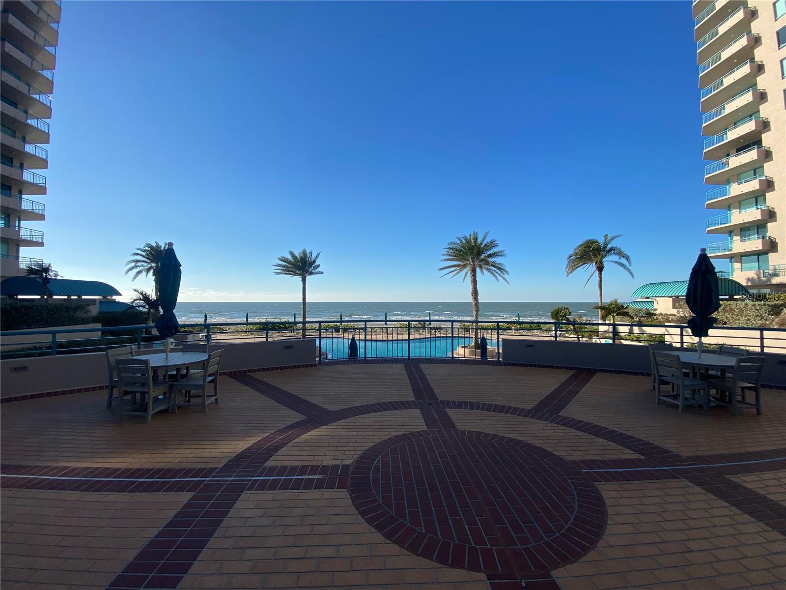 Listing photo id 81 for 1540 Gulf Boulevard 2107