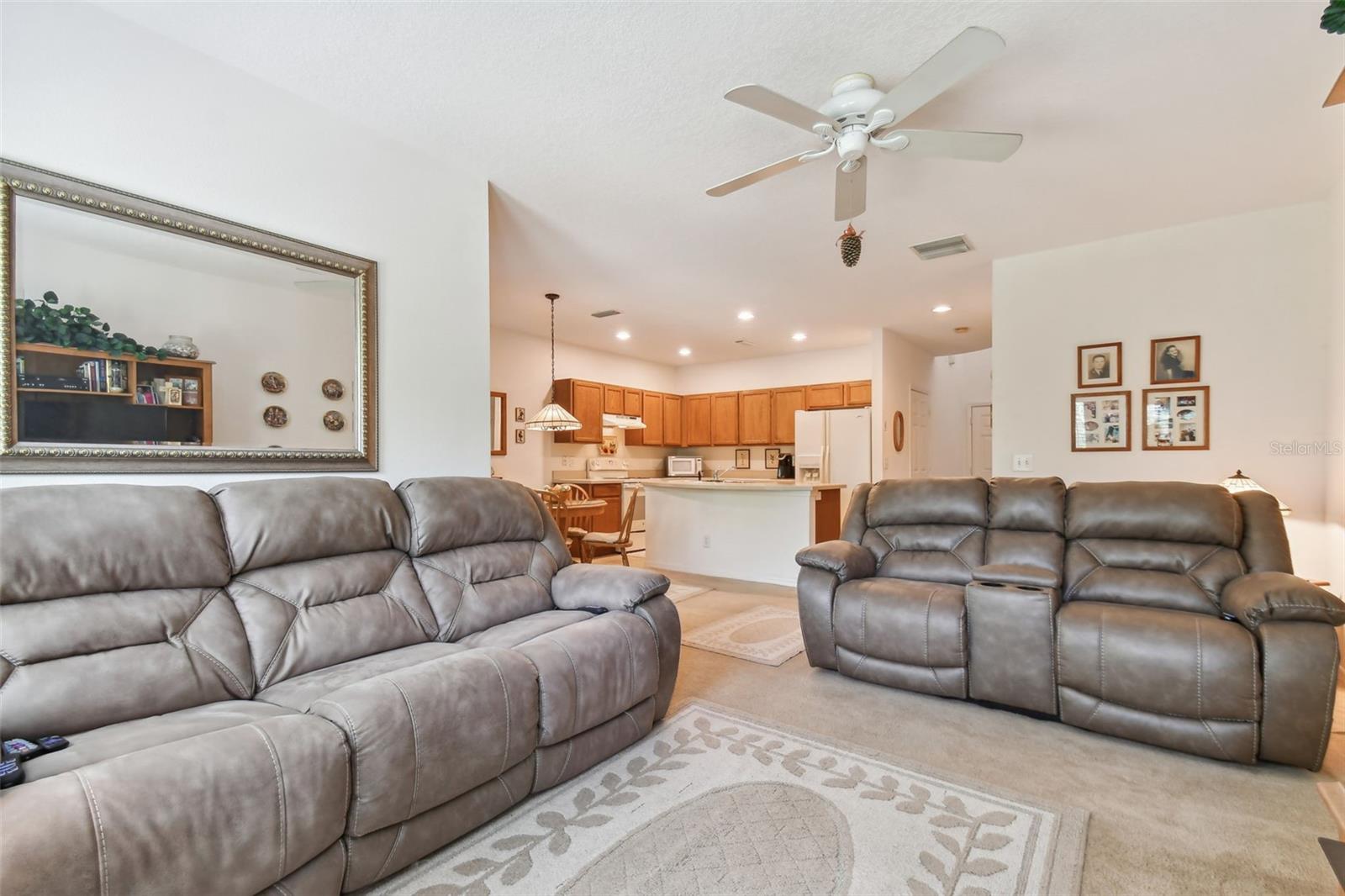 Listing photo id 8 for 1020 Blackwater Drive