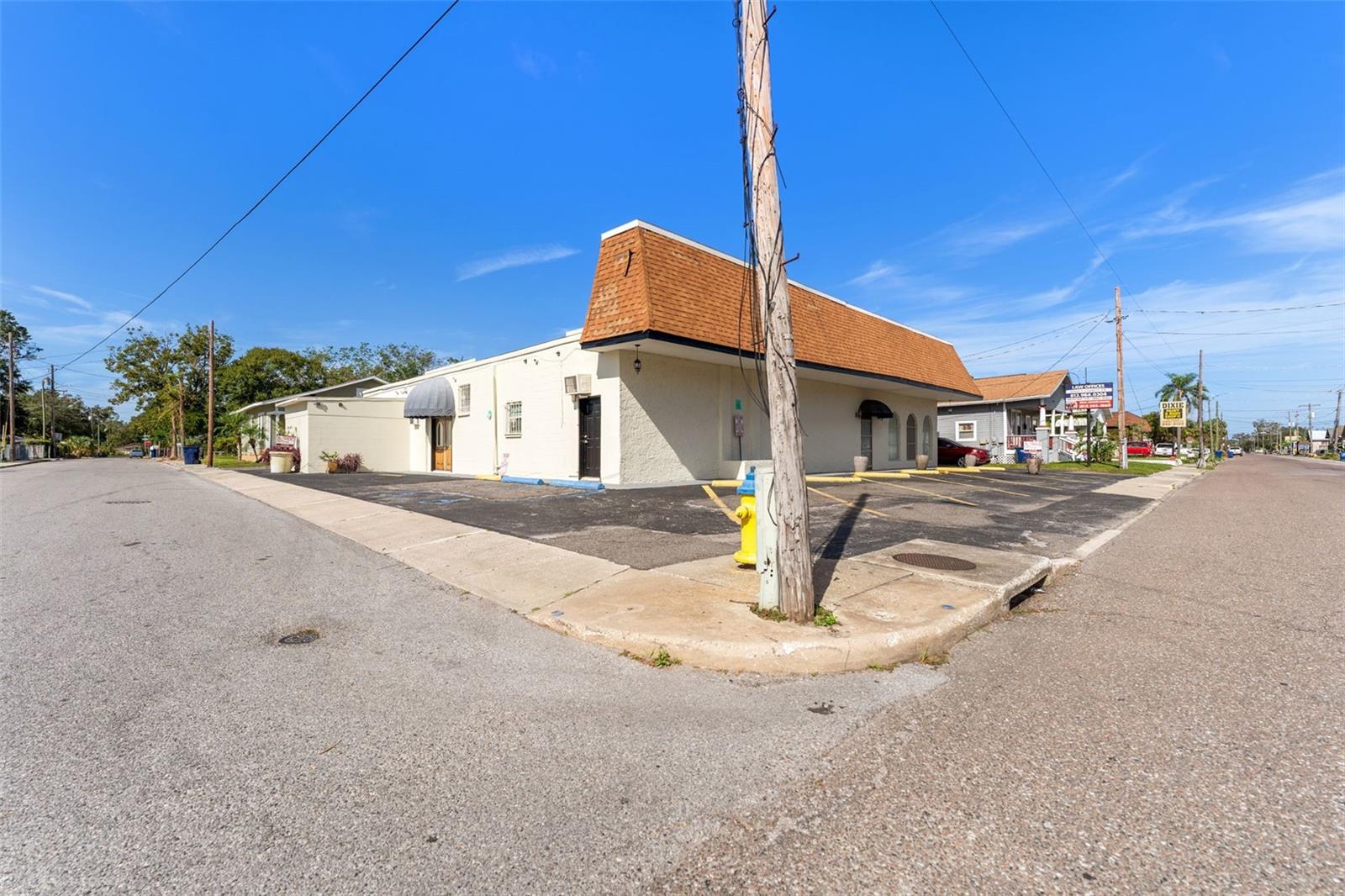 Listing photo id 33 for 3416 15th Street