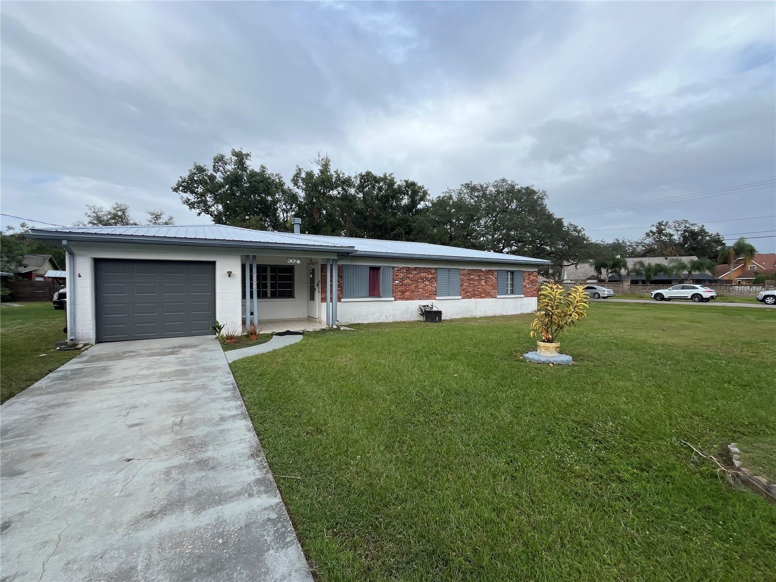 Listing Details for 1027 Meadow Lane, BRANDON, FL 33511