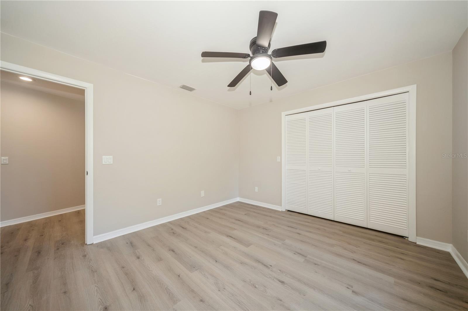 Image 6 of 28 For 15909 Amberly Drive