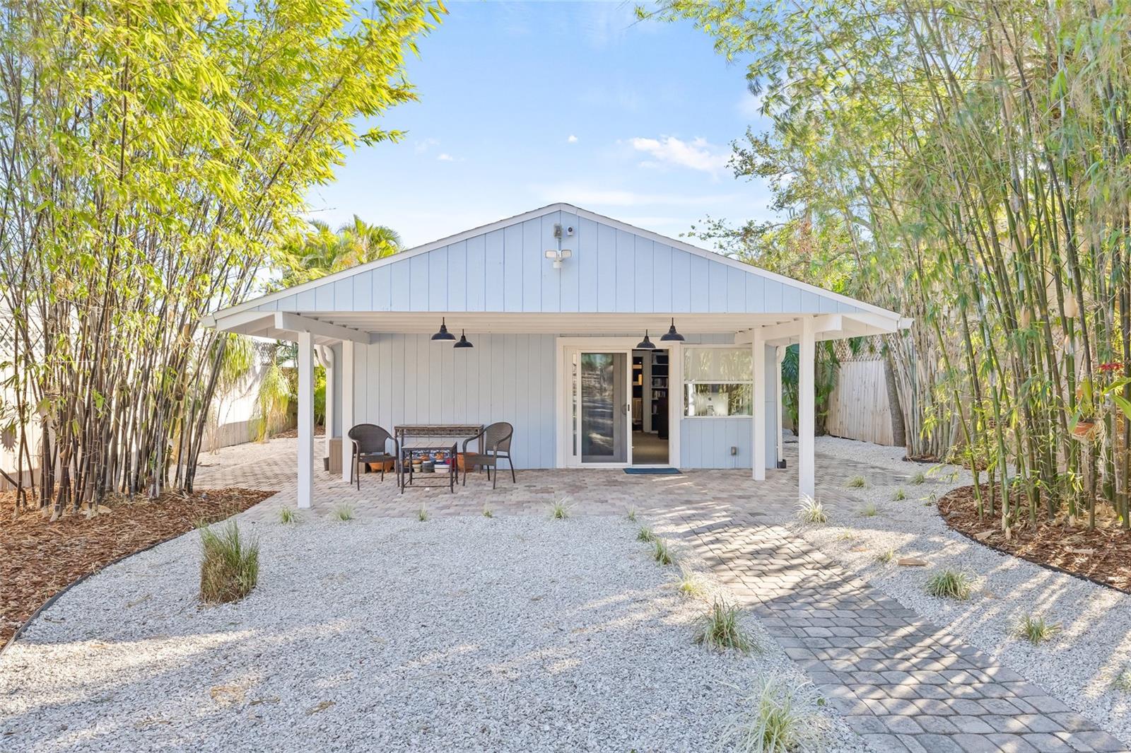 Listing photo id 33 for 1519 Beach Drive Se