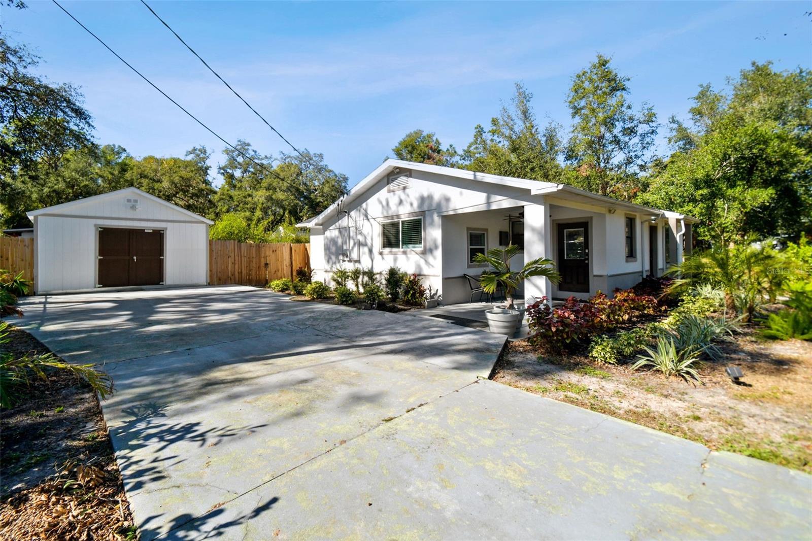 Listing photo id 2 for 12308 53rd Street