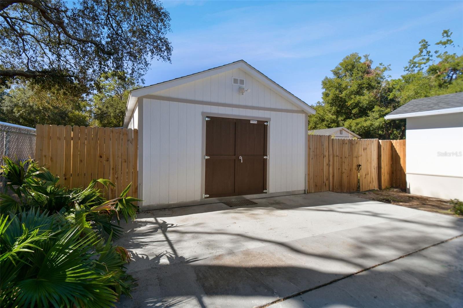 Listing photo id 3 for 12308 53rd Street