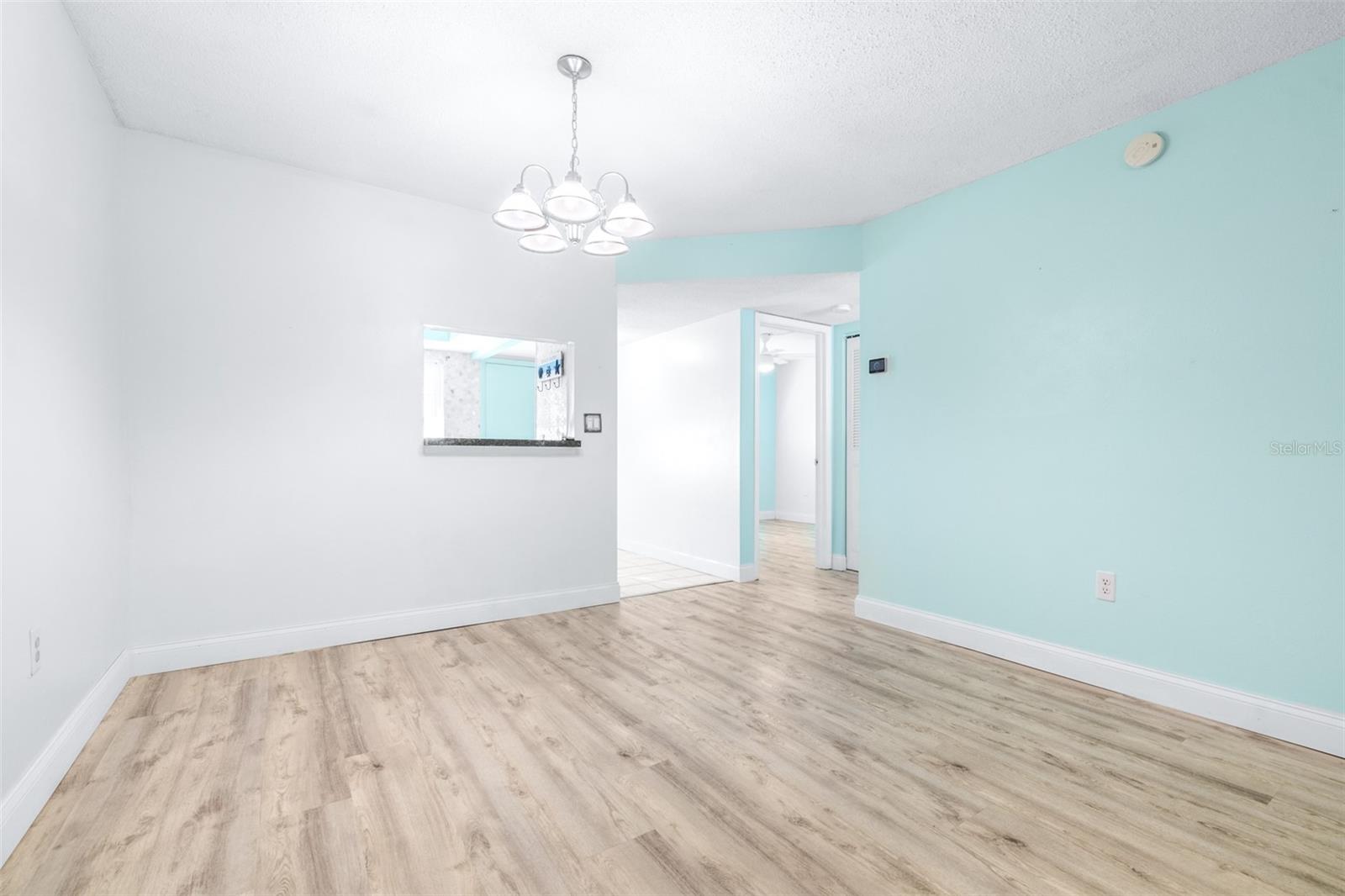 Listing photo id 14 for 820 Patricia Avenue 207