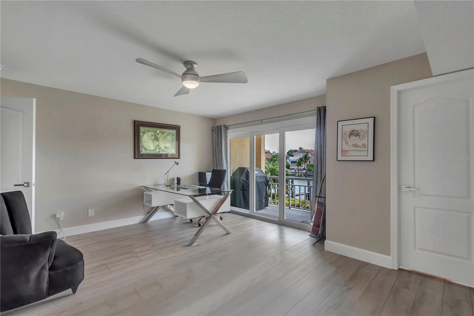 Image 42 of 68 For 1069 Pinellas Bayway S