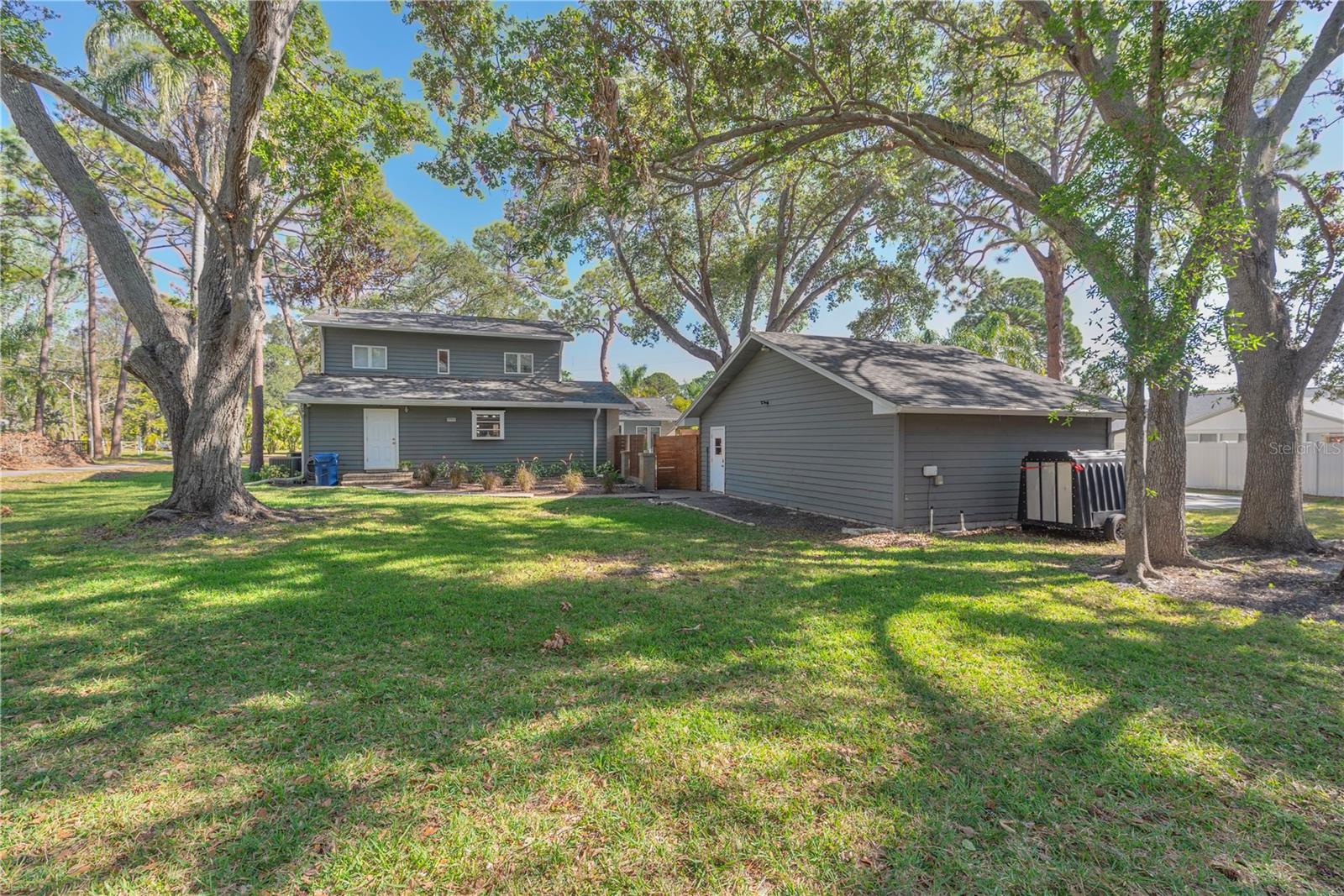 Listing photo id 23 for 7850 134th Street