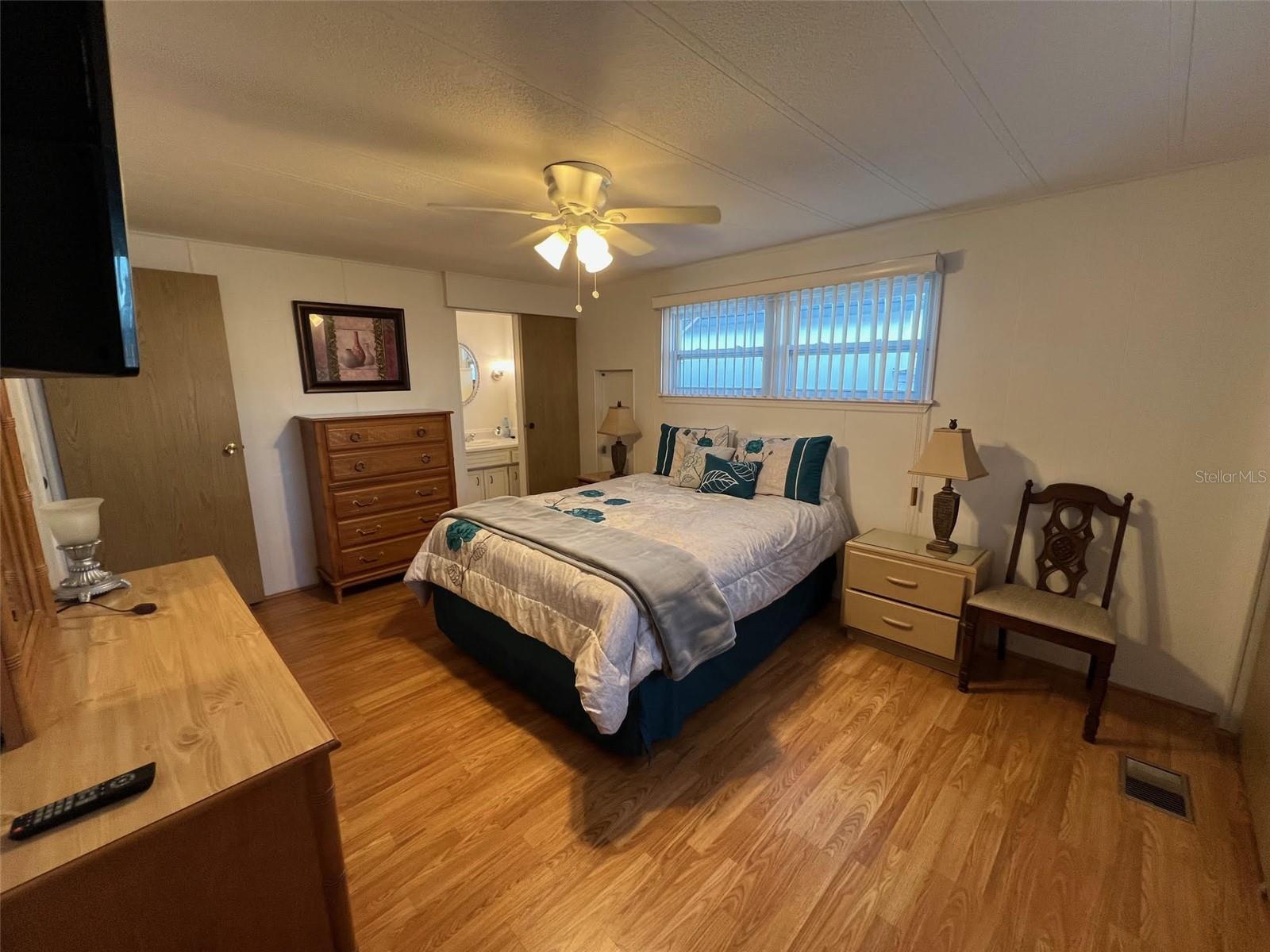 Image 24 of 27 For 13225 101st Street 451