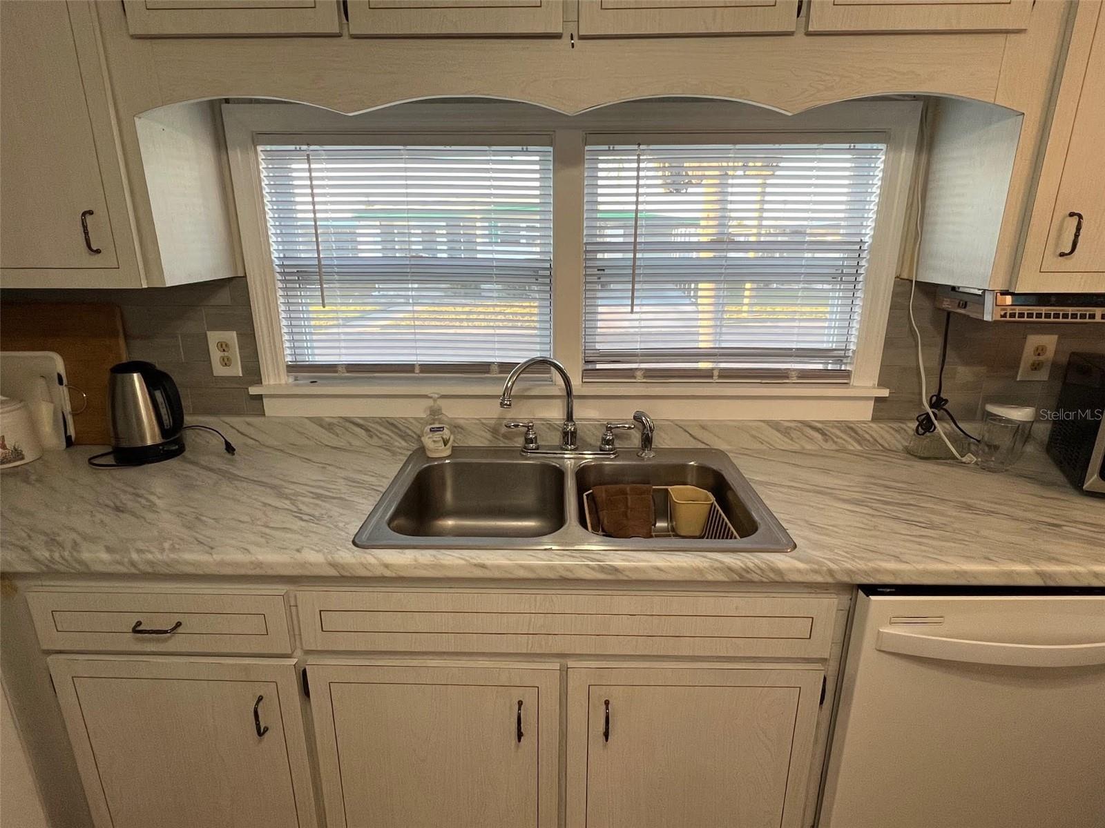 Image 7 of 27 For 13225 101st Street 451