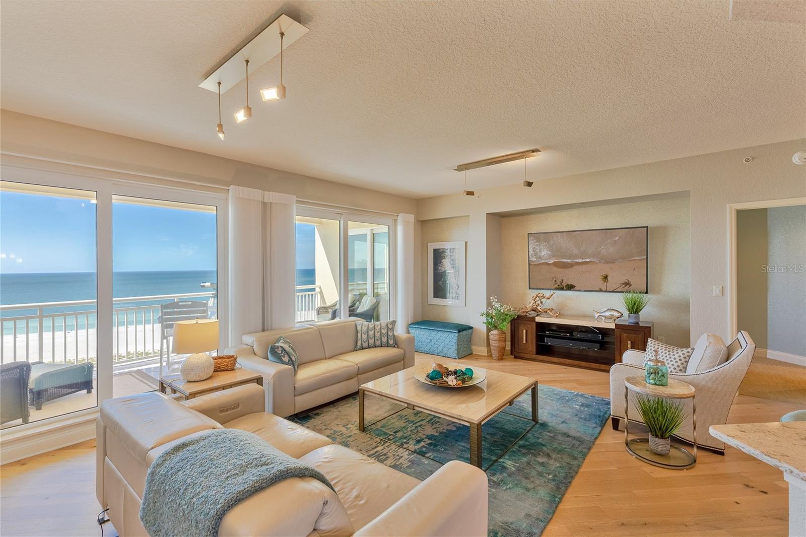 Listing photo id 9 for 1200 Gulf Boulevard 1104