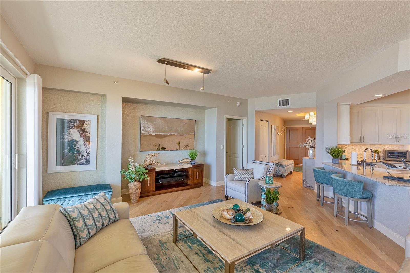 Listing photo id 11 for 1200 Gulf Boulevard 1104