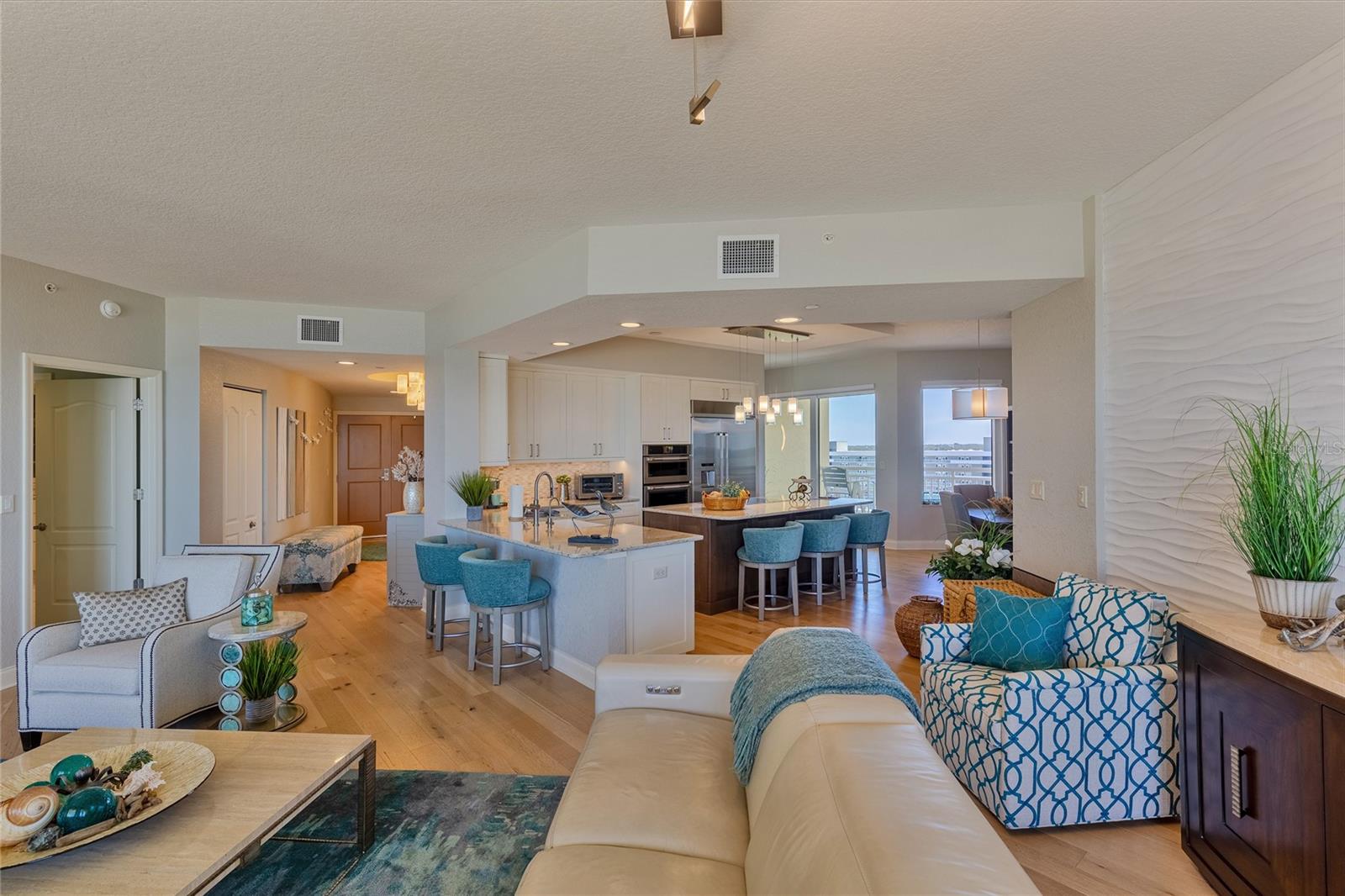 Listing photo id 14 for 1200 Gulf Boulevard 1104