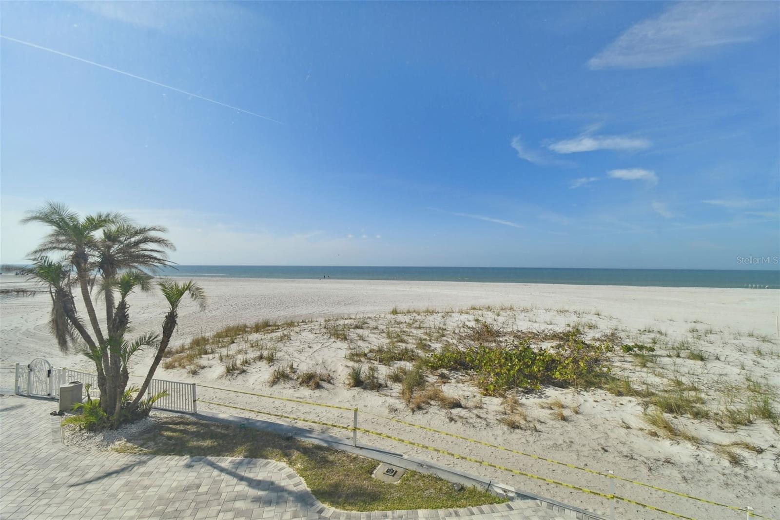 Listing photo id 23 for 4950 Gulf Boulevard 206