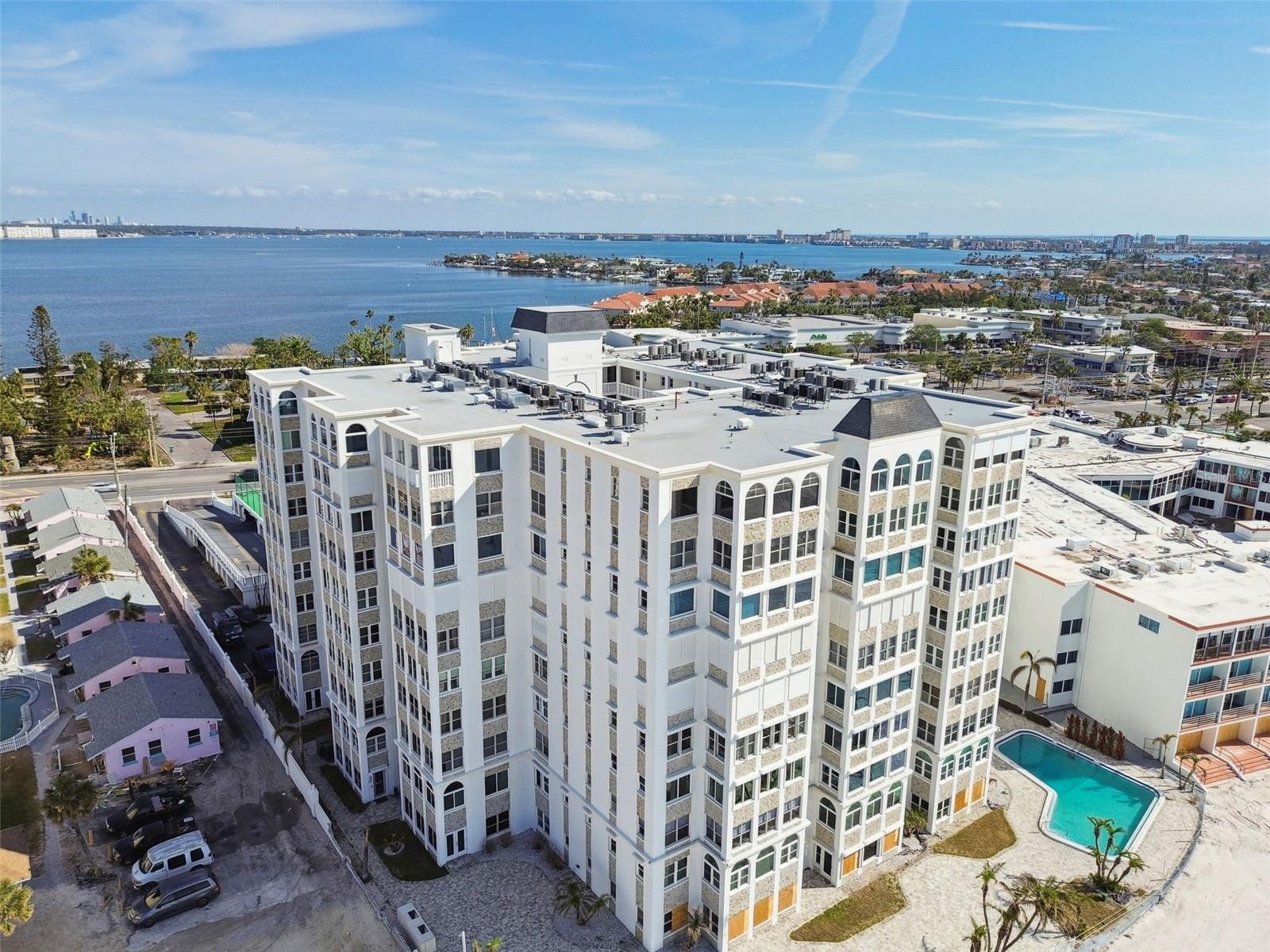 Listing photo id 41 for 4950 Gulf Boulevard 206