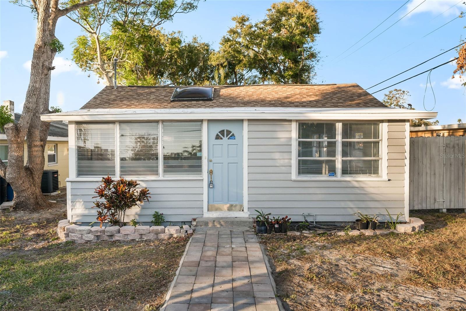 Details for 412 Pleasant Street, CLEARWATER, FL 33755