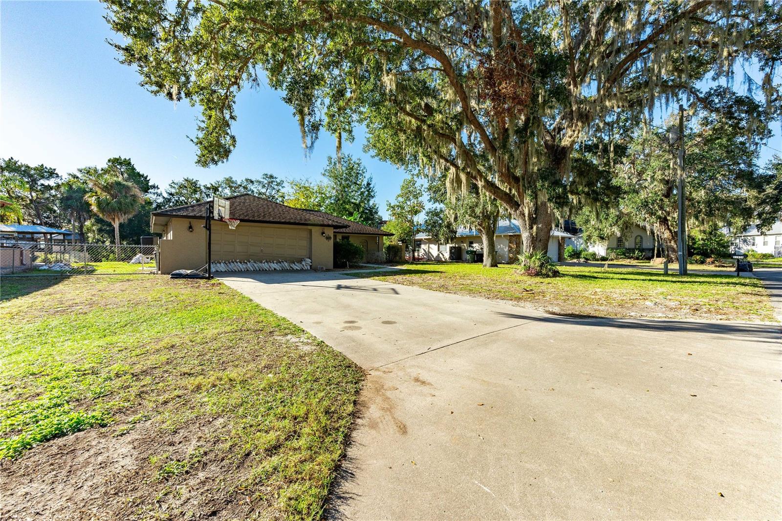 Image 9 of 38 For 11922 Waterway Drive