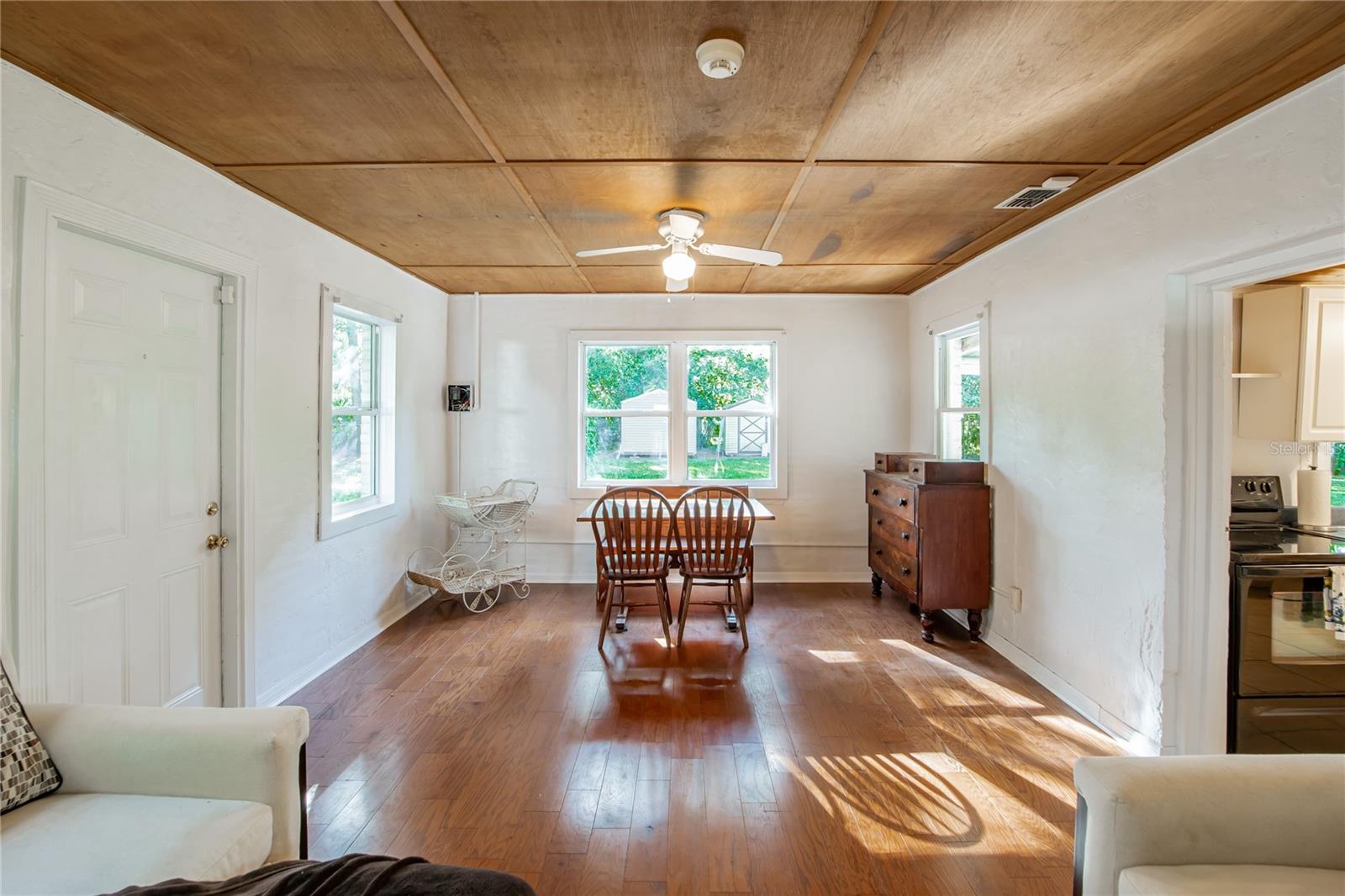 Image 40 of 49 For 37439 Meridian Avenue