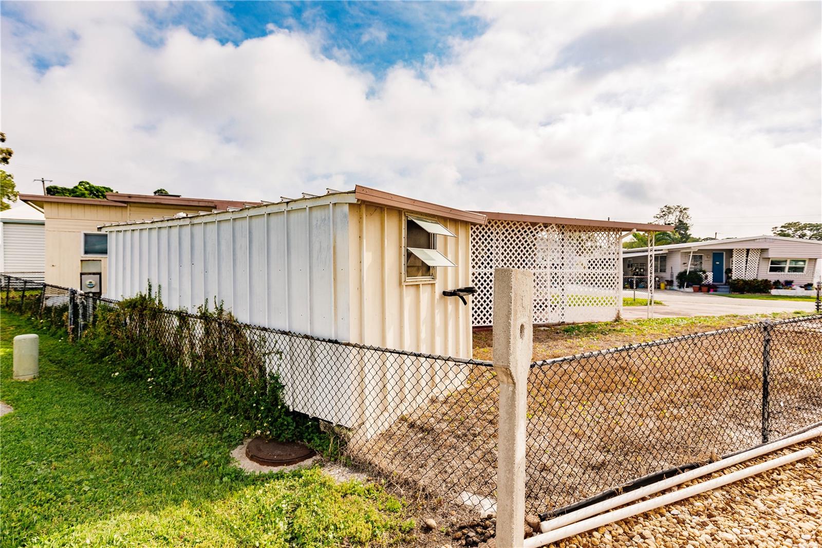 Listing photo id 31 for 6510 Kansas Street