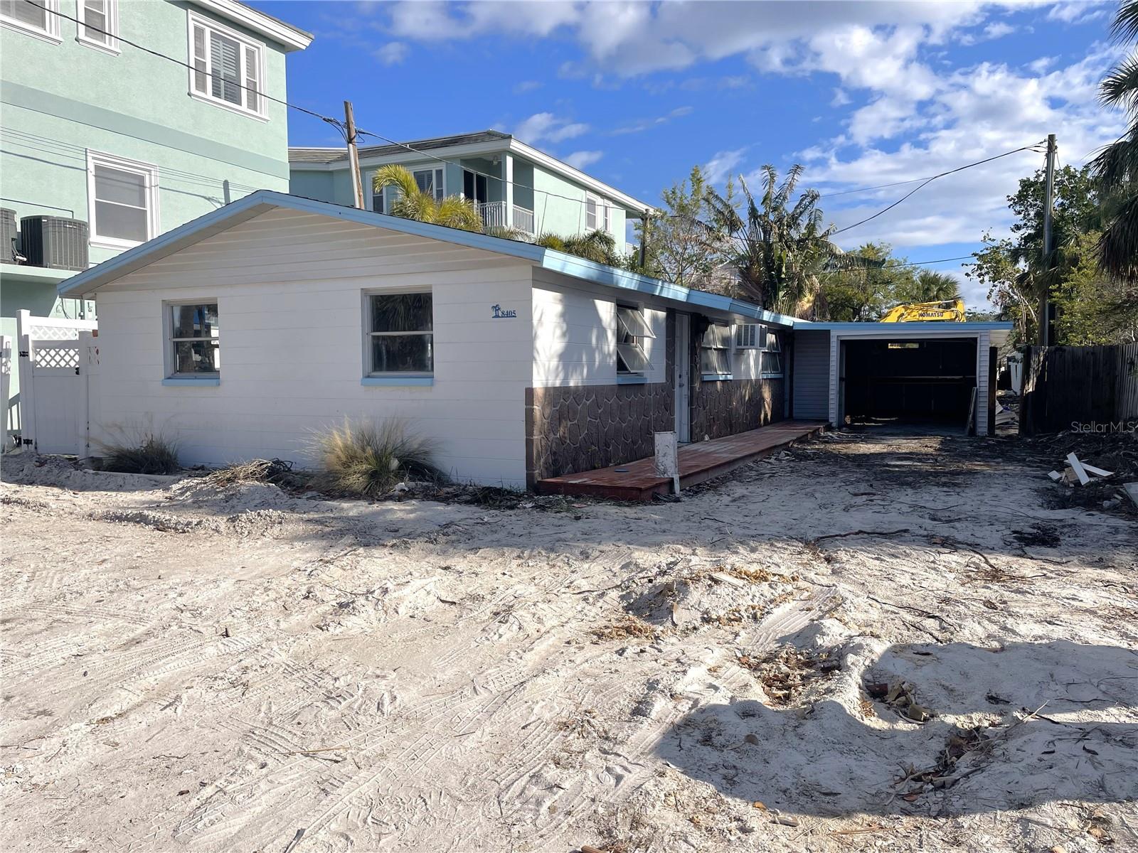 Image 2 of 9 For 8405 Gulf Boulevard