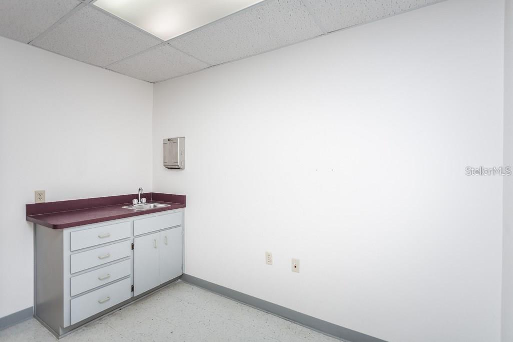 Image 13 of 29 For 7422 Community Court