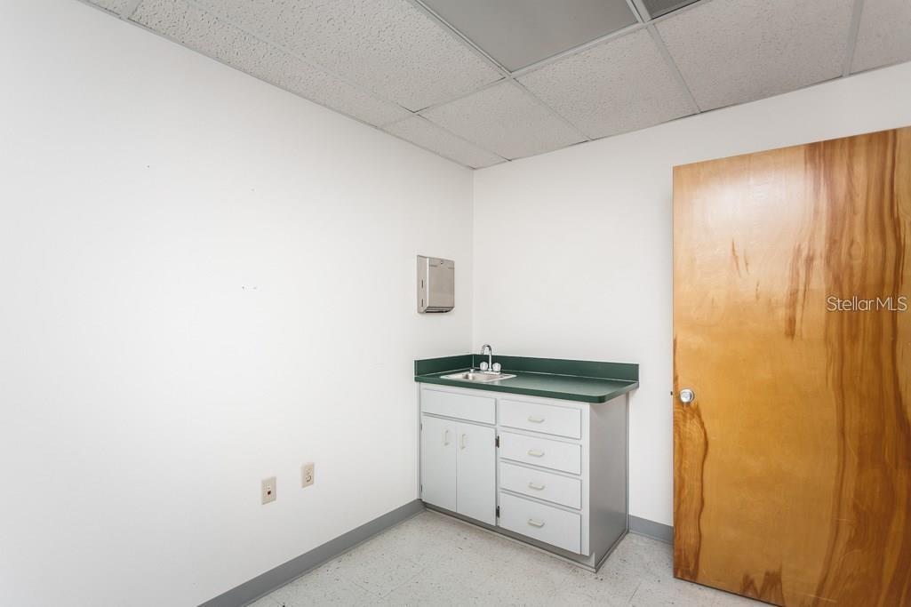 Image 15 of 29 For 7422 Community Court