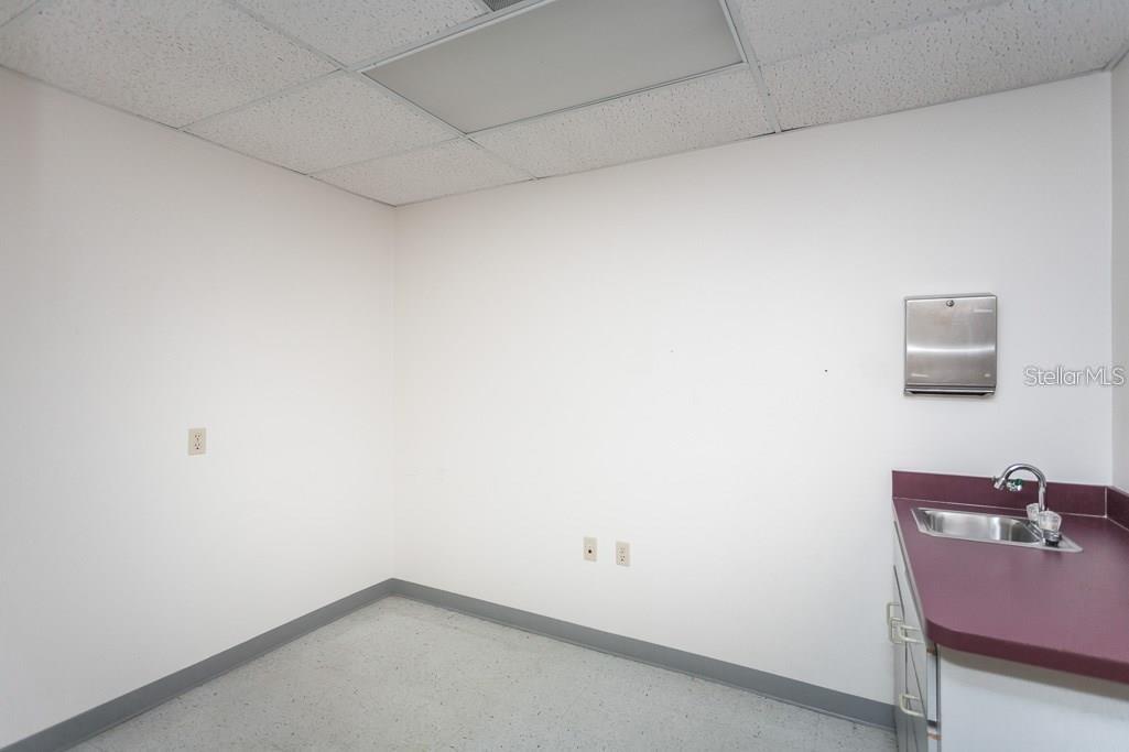 Image 16 of 29 For 7422 Community Court