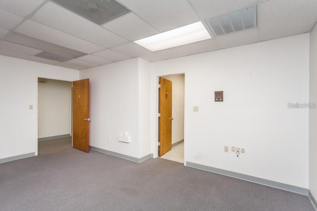 Image 23 of 29 For 7422 Community Court