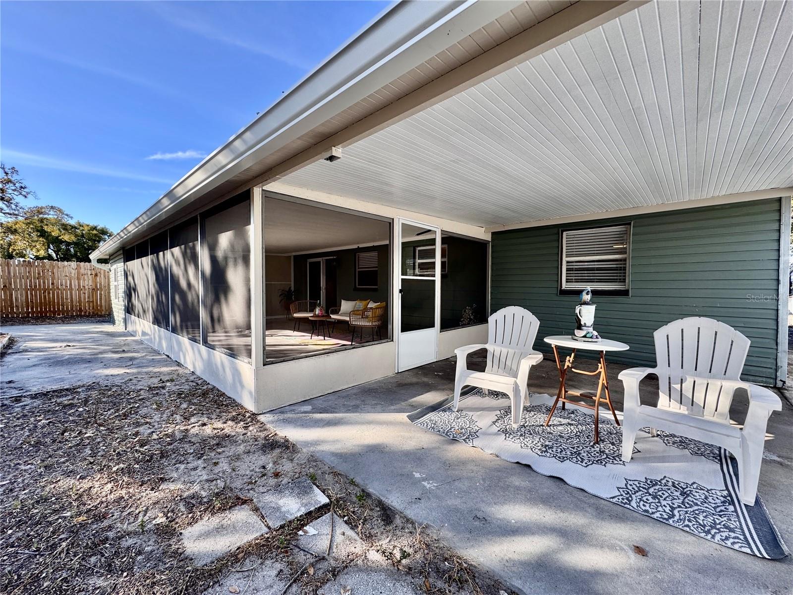 Listing photo id 24 for 7620 Farmlawn Drive