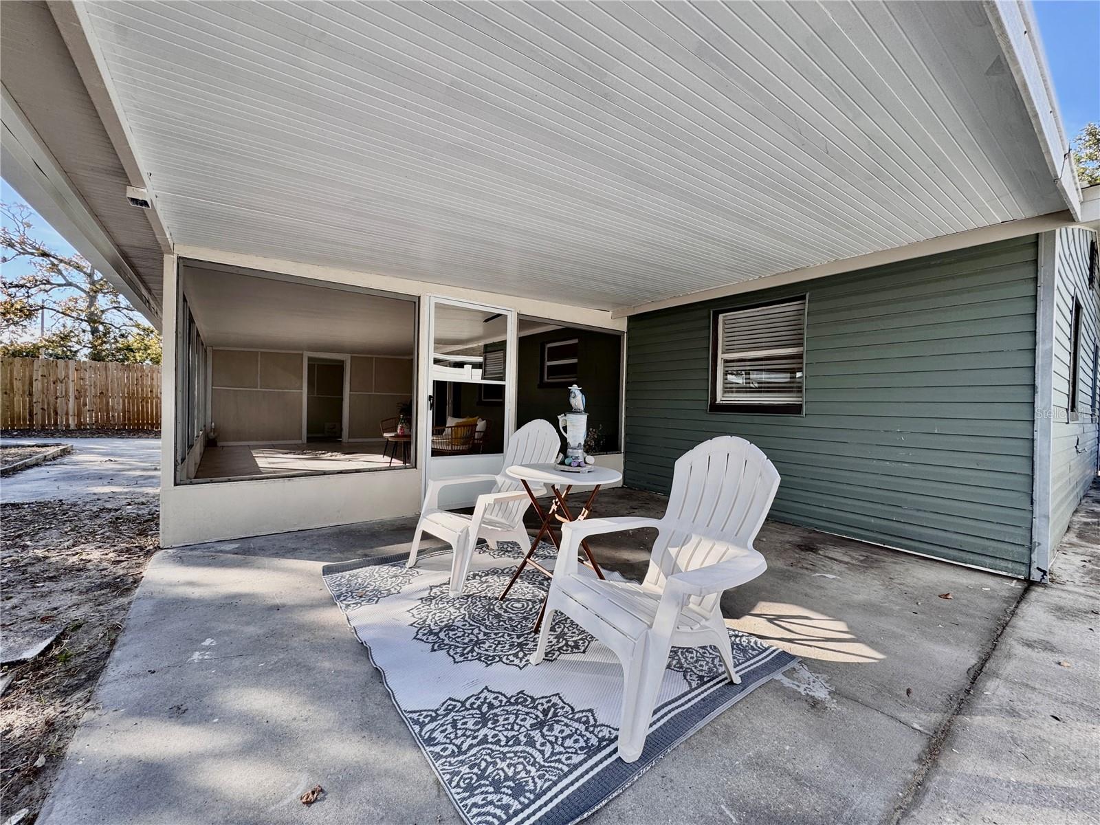 Listing photo id 25 for 7620 Farmlawn Drive