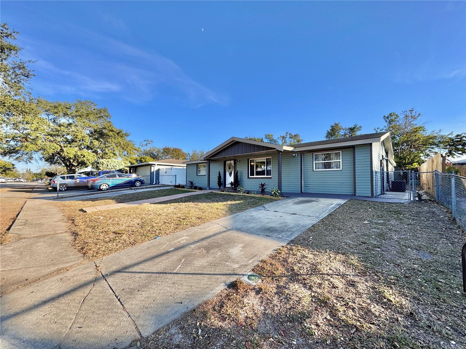 Listing photo id 27 for 7620 Farmlawn Drive