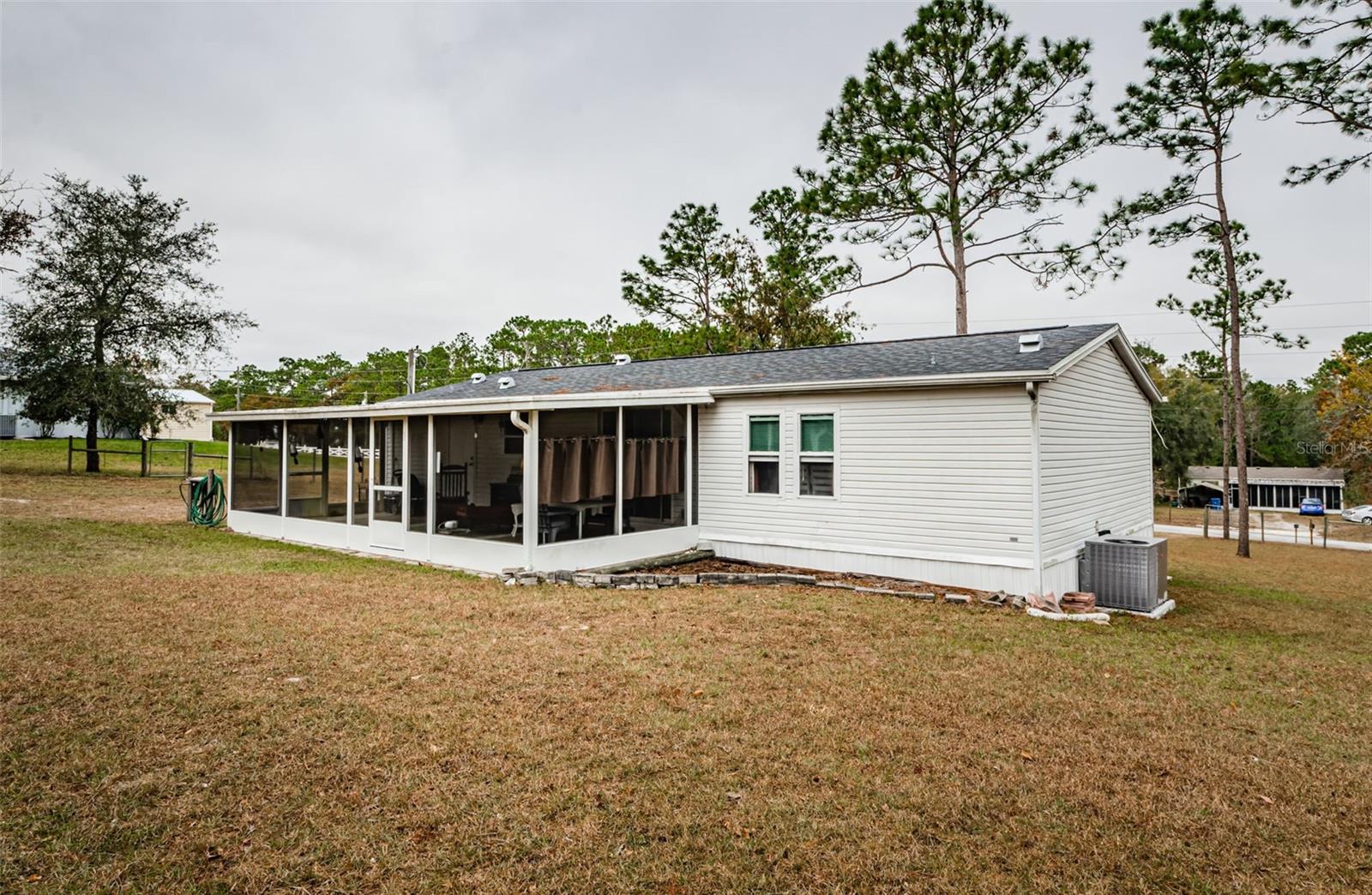 Listing photo id 26 for 14258 Highgrove Road