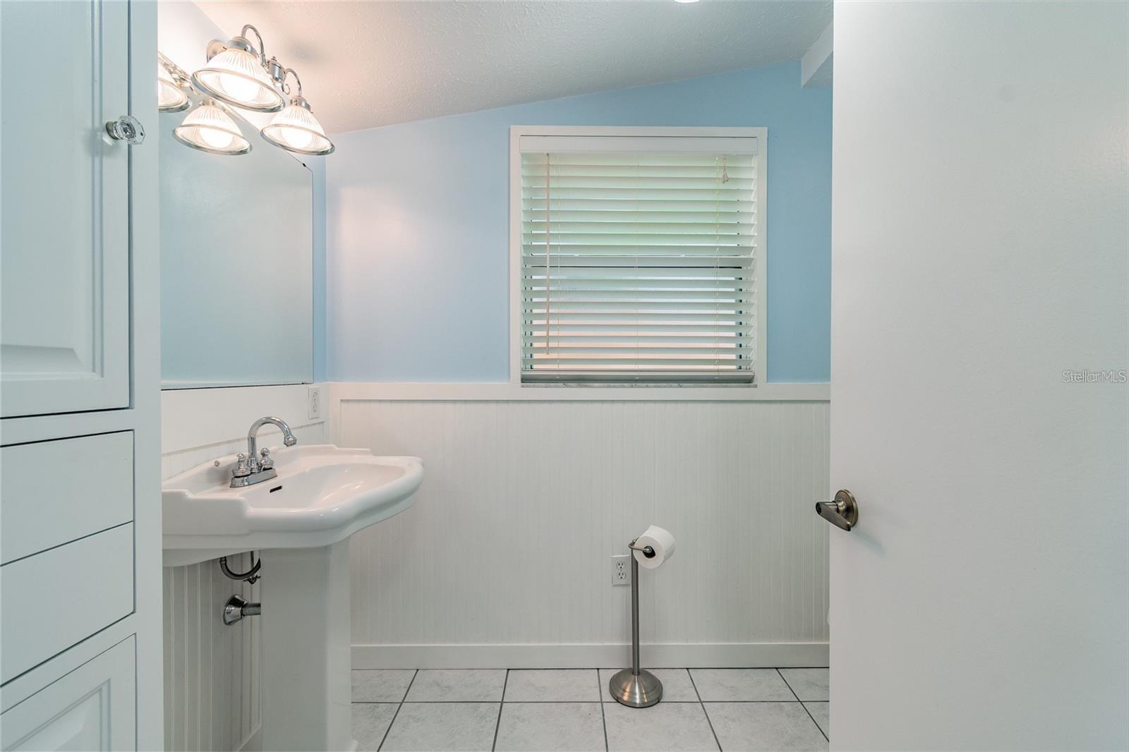 Listing photo id 18 for 20735 Gardenia Drive